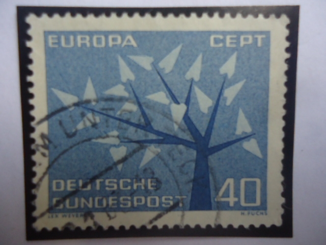 Europa-Europa(C.E.P.T.) 1962 - Árbol Estilizado con 19 Hojas.