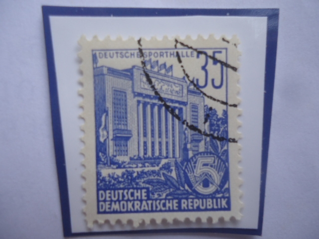 Alemania,Republica Democrática-Polideportivo- Plan Quinquenal-Sello 35 pfennig,Alemania del Este. 