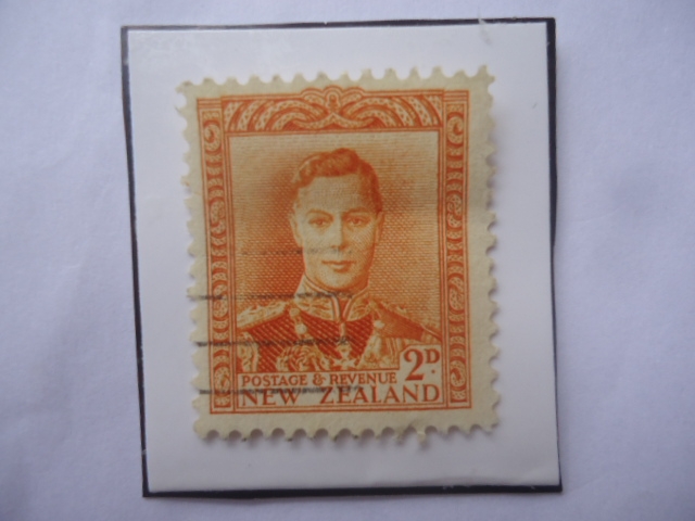 King George VI- Postage y Revenue- Sello de 2d-penique de Nueva Zelanda.- Serie King George VI