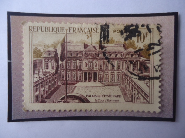 Palais de I´Elysée-Paris- Patio Principañ - Palacio de Elíseo-Sello de 10 Fr. Frances, año 1957