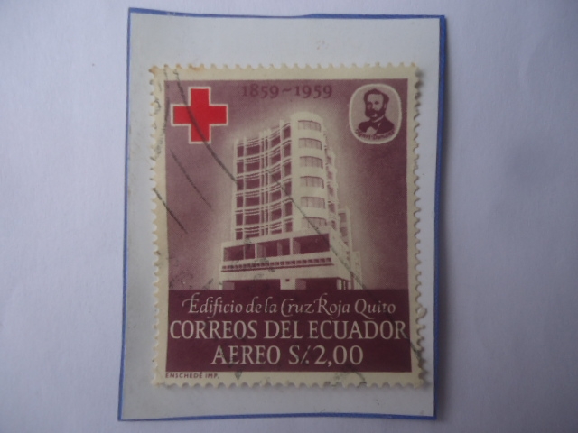 Edificio de la Cruz Roja de Quito.