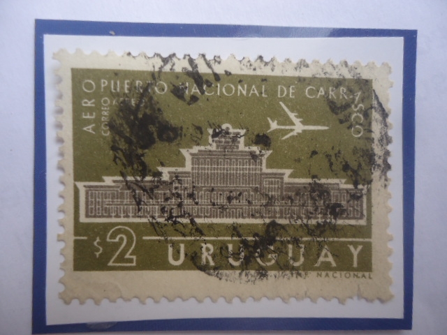 Aeropuerto Nacional de Carrasco - Sello de 2 Pesos Uruguayo, año 1961. 