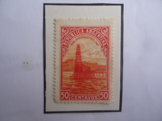 Pozo de Petróleo en el Mar- Plataforma Petrolífera-Sello de 50Ct. Año 1945 . 