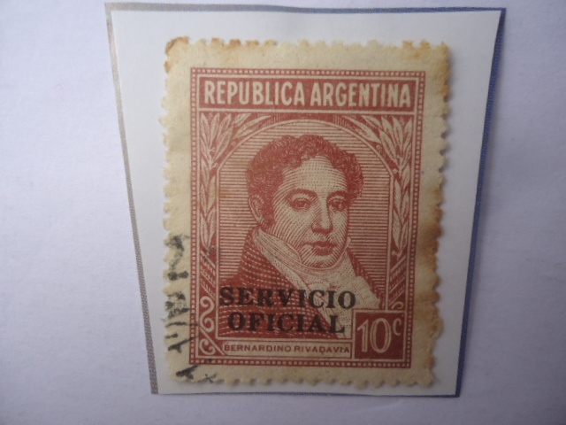 Bernardino Rivadavia (1780-1845)-Presidente (1824/27)- Serie: Servicio Oficial- Sello berbellón rojo