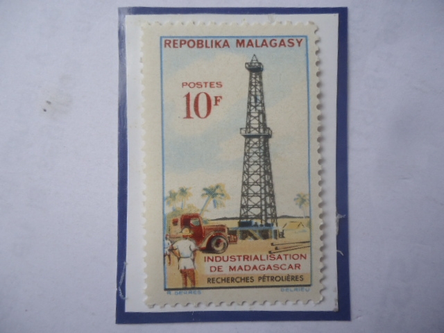 Industrialisation de Madagascar-Exploración Petrolera-Torre de Perforación-Sello de 10 Franco CFA.