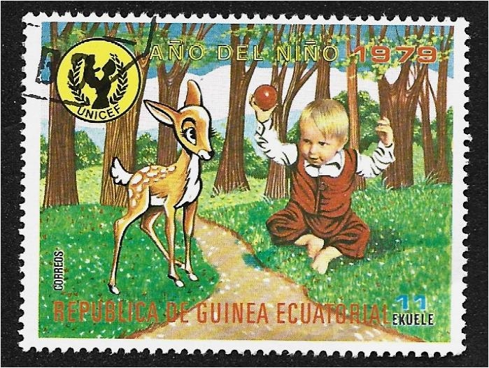 Año Internacional del Niño (IN). Niño con ciervo