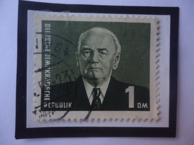 RDD -Wilhelm Piek (1876-1960)- Comunista - Presidente de Estado (1949-1960)- Sello de 1 Marco Aleman