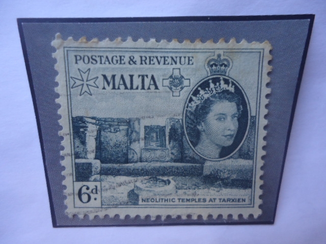 Templo Neolítico en Tarxien (Malta) Queen Elizabeth II- Sello de 6 penique Maltés. Año 1956/76. 