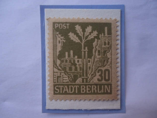 Stadt Berlin (Ciudad de Berlín)- Ocupación Aliada de Berlín- 30 reichspfennig Alemán, año 1945/46.