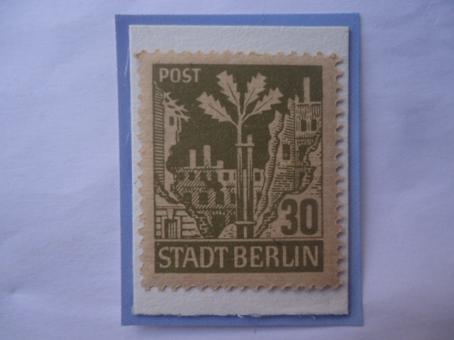 Stadt Berlin (Ciudad de Berlín)- Ocupación Aliada de Berlín- 30 reichspfennig Alemán, año 1945/46.