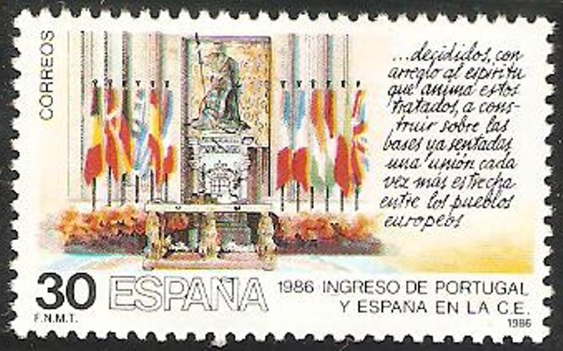 2827 - ingreso de Portugal y España en la C.E., Mesa del Salón de Columnas del Palacio Real