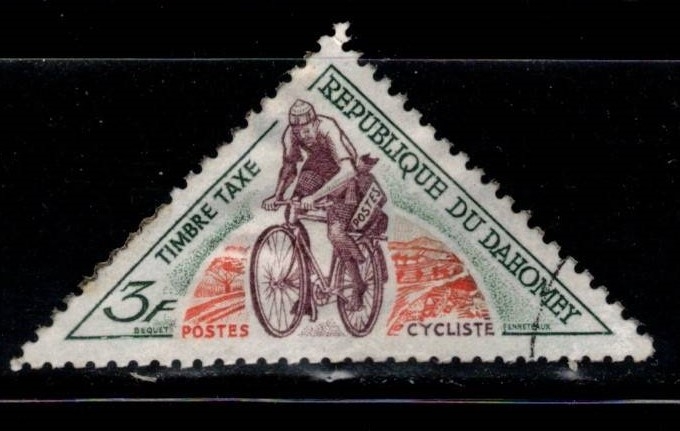 Impuesto sello-cartero en bici.