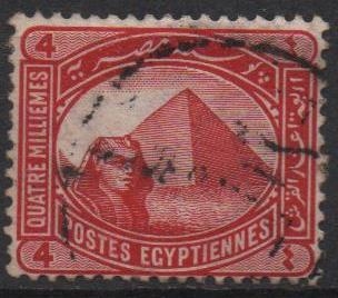 Esfinge y Piramide