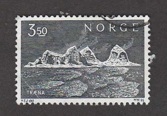 Traena, fiordo norte Noruega