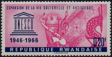 20º aniversario de la UNESCO, emblema de la UNESCO, artefactos africanos y clave musical