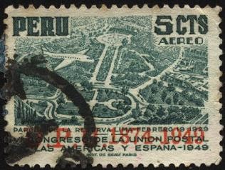 75 aniversario de UPU, 1874-1949. Avión sobrevolando el parque de la Reserva de Lima.