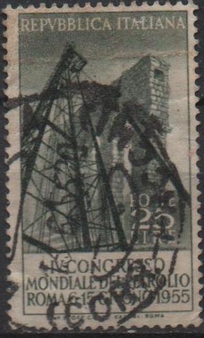 torre d' Petróleo y Acueducto