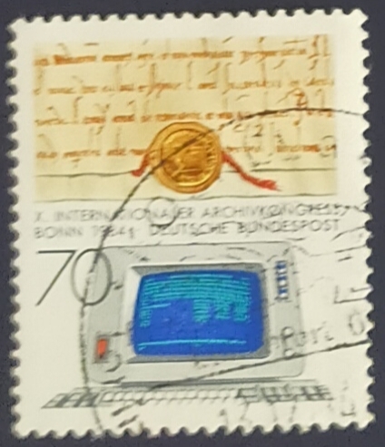 Documento medieval/ordenador