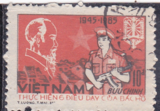 Perfil de Ho Chi Minh y el policía