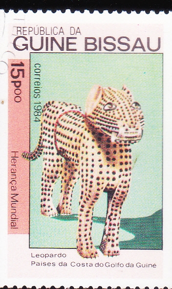 FIGURA-Leopardo, costa de Guinea.