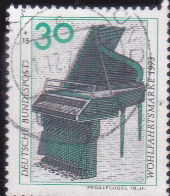 INSTRUMENTO MUSICAL