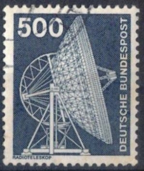 Industria y tecnolog�a. Radiotelescopio.