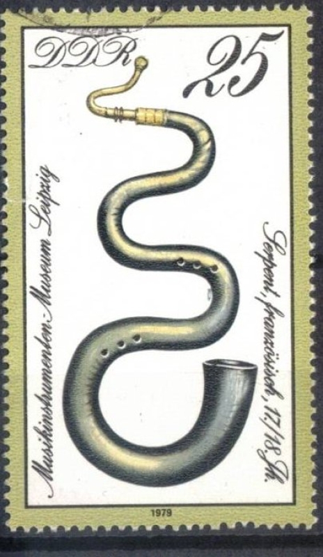 Museo de Instrumentos Musicales de Leipzig, Serpiente.
