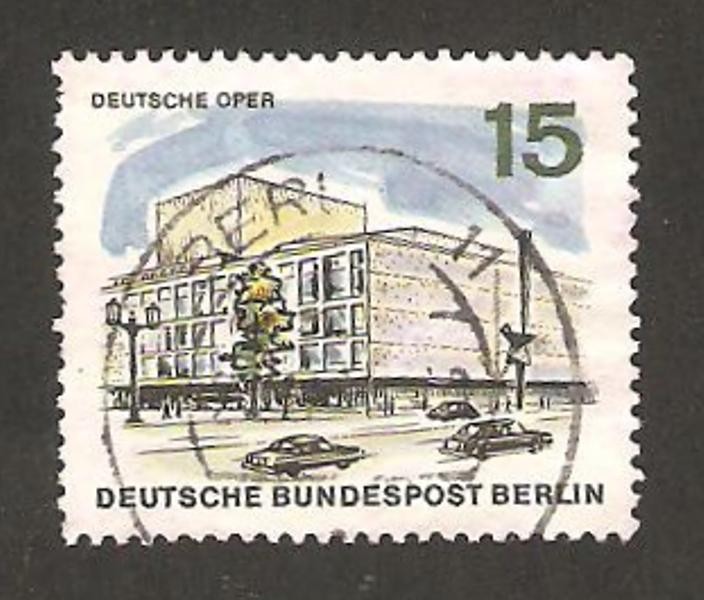 la nueva berlin, edifico de la opera