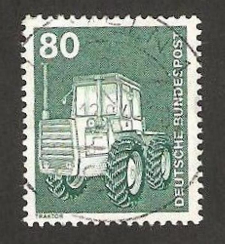 702 - Tractor