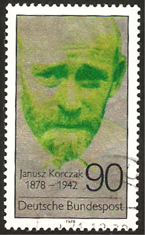 janusz korcsak, escritor