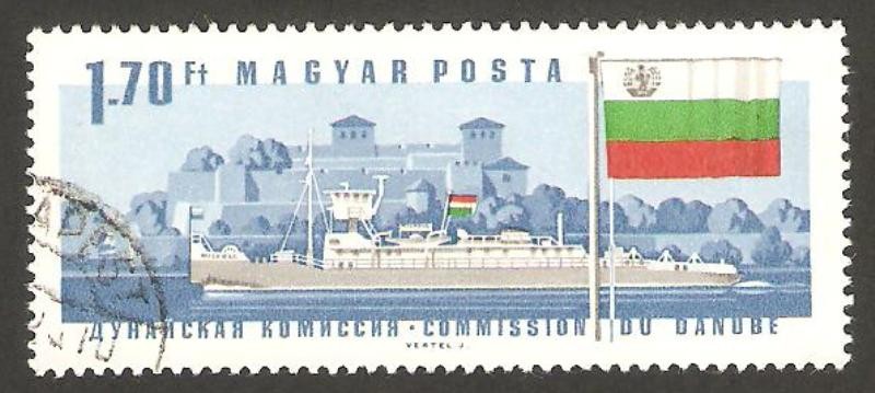 barco miskole y bandera búlgara