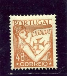 Stamps Portugal -  Portugal mirando al volumen de las luisiadas