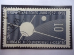 Stamps Germany -  DDR- Satélite Artificial Sputnik 1 - Serie:Año Geofisico 1957/58 - Parte de la Tierra y Luna.