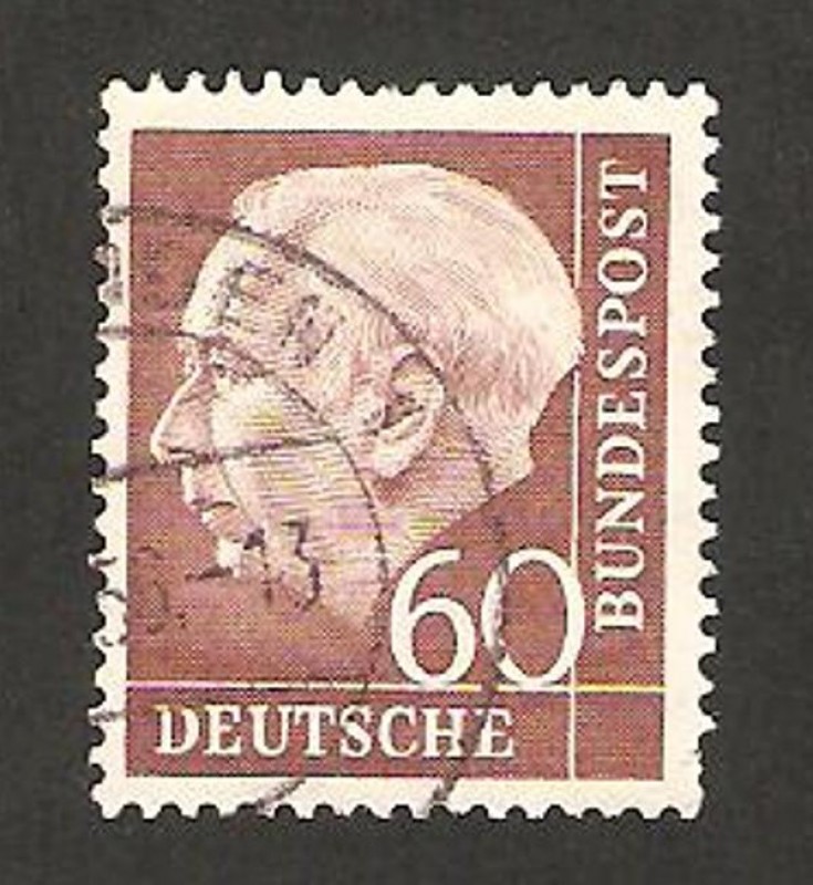 71 B - Presidente Thedore Heuss