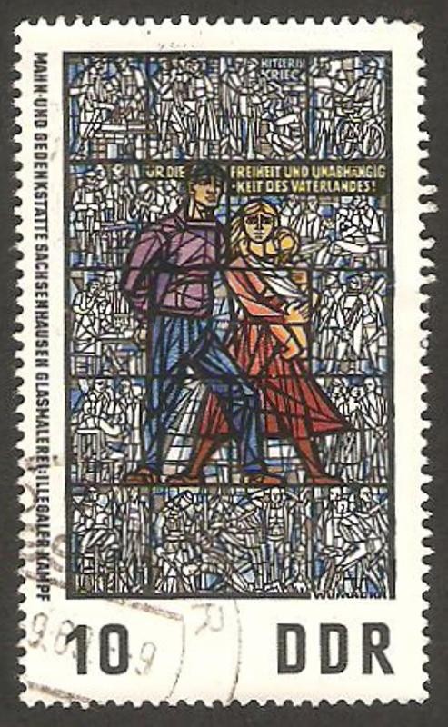 pintura en vidriera en el museo de la resistencia de sachsenhausen, la lucha clandestina