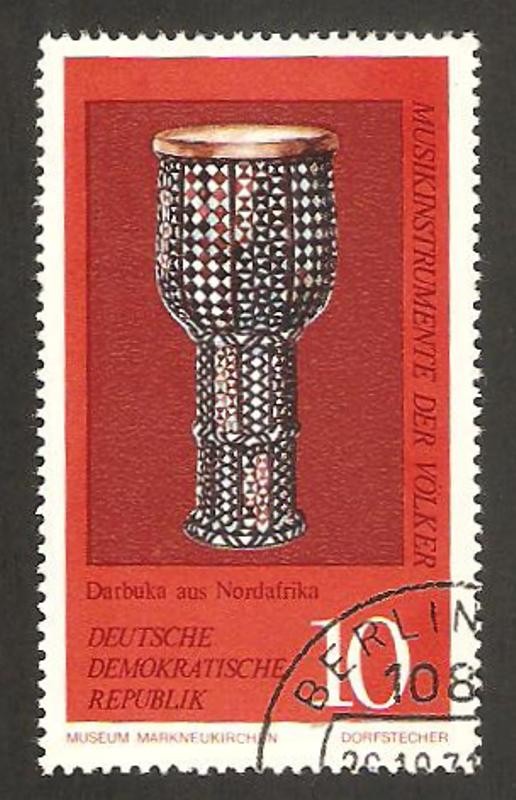 1398 - instrumento musical de África del Norte, darbuka