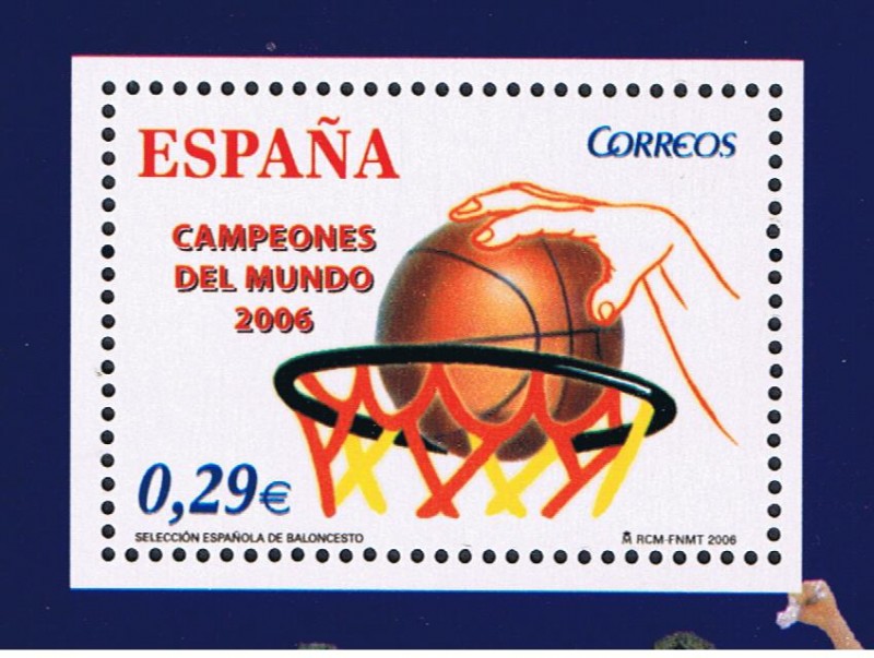 Edifil  4267  Campeones del Mundo de Baloncesto, celebrado en Japón.  
