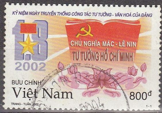 VIETNAM 2002 Scott 3162 Sello Flores y Hoz y Martillo usado 