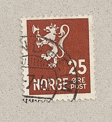 León con hacha