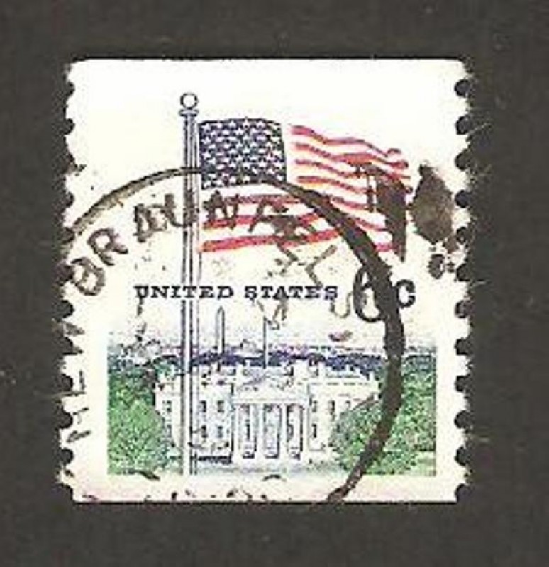 bandera y la casa blanca