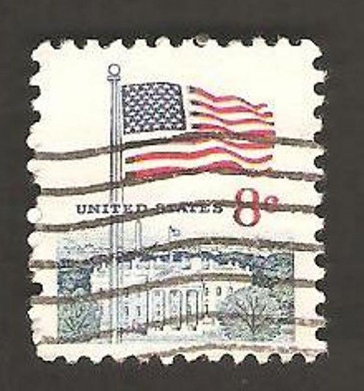 bandera y la casa blanca