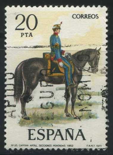 E2385 - Uniformes militares