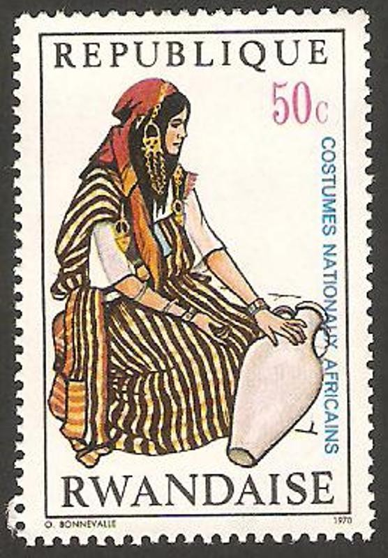 348 - llevando agua, Sur de Túnez