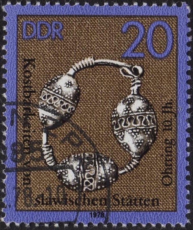 Kostbarkeiten Von Slawischen Stätten Ohrring  10. jh.