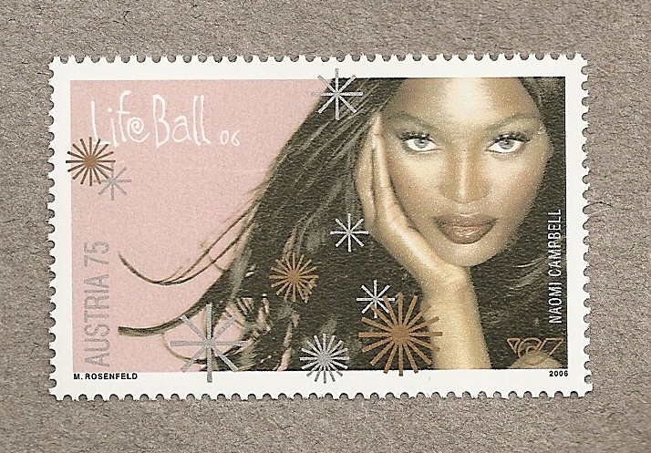 Naomi Campbell inicia el baile 2006