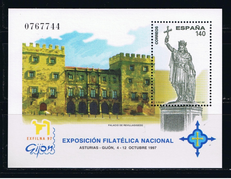 Edifil  3512  Exposición Filatélica Nacional. Exfilna´97.  Monumento a Don Pelayo con la Cruz de la 