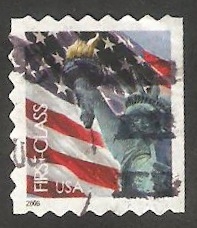 3733 f - Bandera y la Estatua de La Libertad