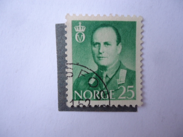 Rey Olav V.