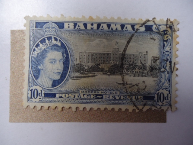 Elizabeth II - Modern Hotels.