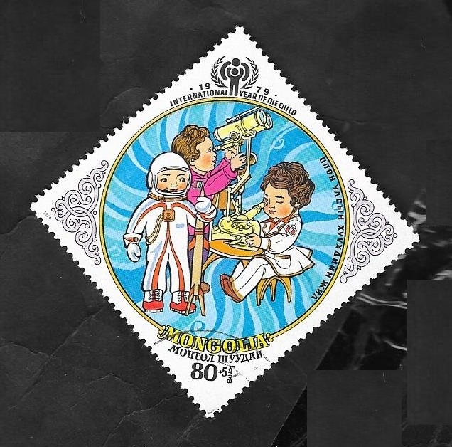 996 - Año Internacional del Niño, Estudiando un proyecto espacial